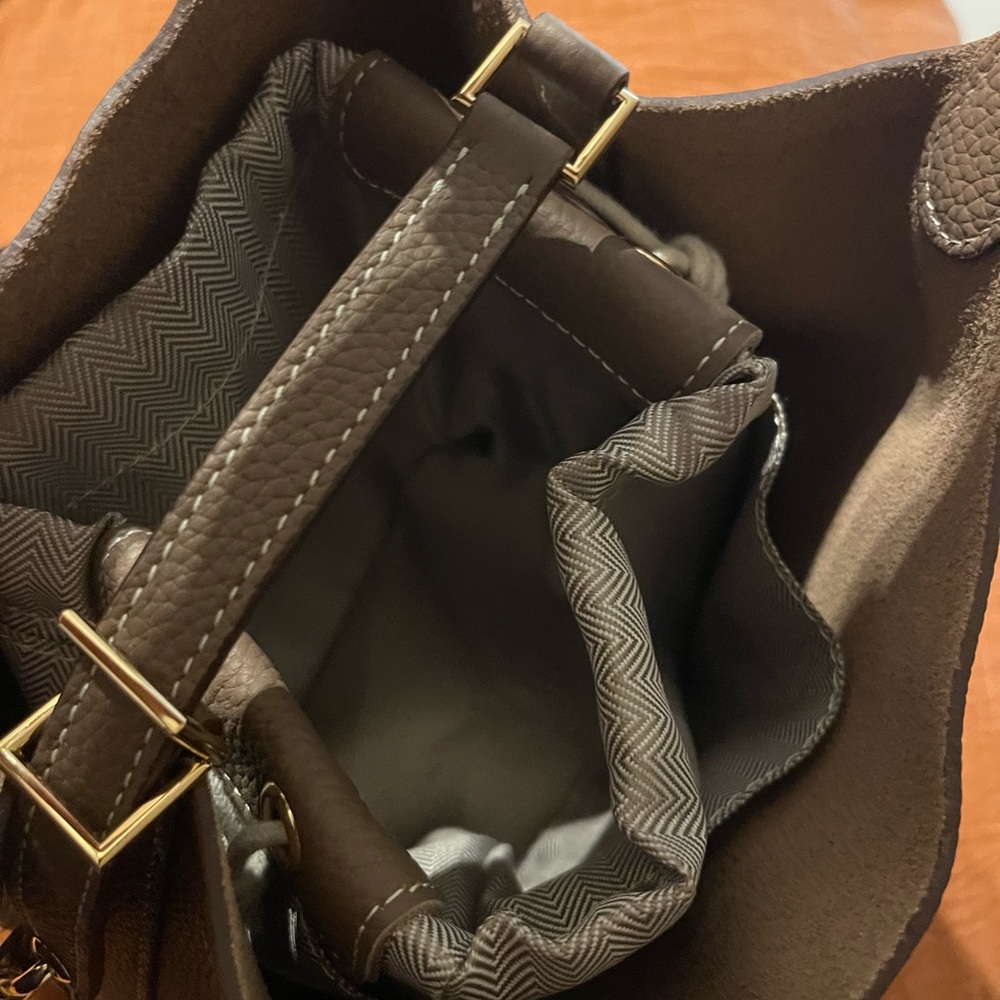 100% Elegant Brown Leather Handbag - Picture 2 of 2